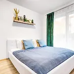 Tranquil With Free Parking And Garden Connection In The Downtown Appartement Budapest