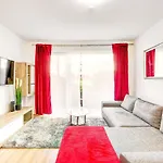 Appartement Tranquil With Free Parking And Garden Connection In The Downtown